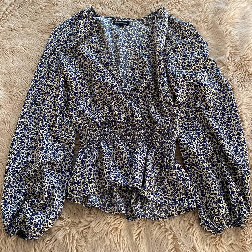 Floral print blouse with winched waist